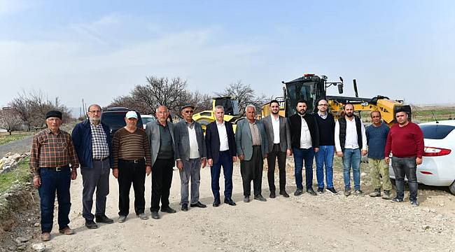 YEŞİLYURT BELEDİYESİ EKİPLERİ, KIRKPINAR VE TOHMA MAHALLELERİNİN ULAŞIM AĞINI YENİLİYOR