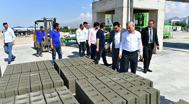 BAŞKAN ÇINAR’IN SEÇİM VAATLERİNDEN ‘KİLİT PARKE TAŞI ÜRETİM TESİSİ’ HİZMETE GİRDİ