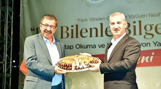 ‘BİR BİLENLE BİLGE NESİL’KİTAP OKUMA VE KOMPOZİSYON YARIŞMASI ÖDÜL TÖRENİ İLE ‘HAYATİ İNANÇ’ SÖYLEŞİ ETKİNLİĞİ YOĞUN İLGİ GÖRDÜ