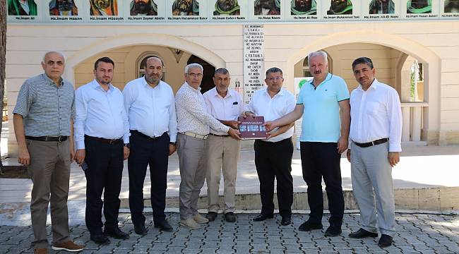 BAŞKAN GÜDER’DEN ZEYNEL ABİDİN TÜRBESİ VAKFINA MUHARREM AYI ZİYARETİ