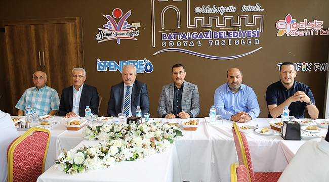 BATTALGAZİ’DE KAYMAKAM DURAN’A VEDA YEMEĞİ