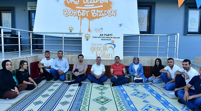 BAŞKAN ÇINAR ‘ÇAY BİZDEN, SOHBET SİZDEN’ PROGRAMINDA GENÇLERLE BİR ARAYA GELİP SOHBET ETTİ