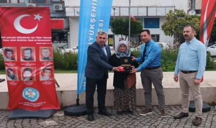 Manisa Salihli’de şehitlere saygı duruşu