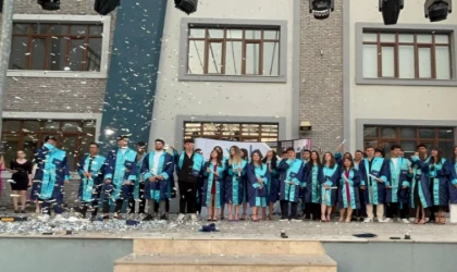 Bursa’da ’YEK’ten mezuniyet coşkusu